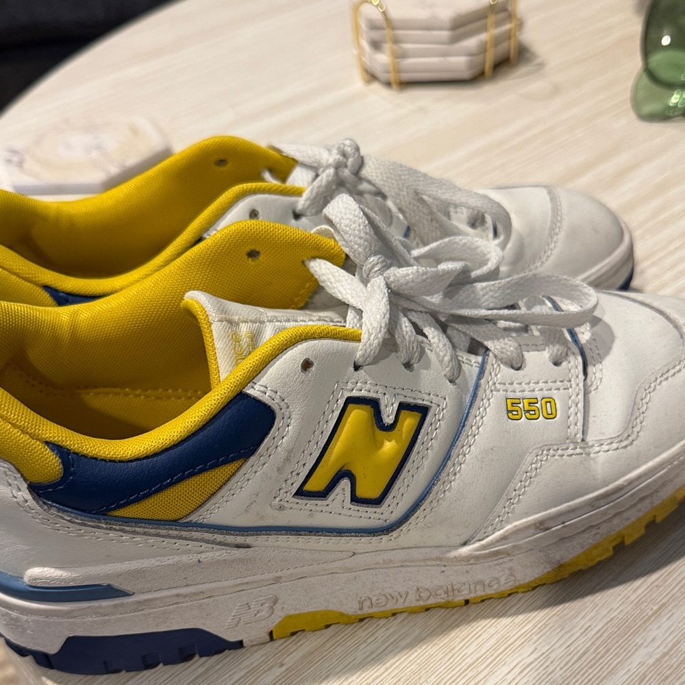 New Balance Women’s sneakers in White, Yellow, and Blue size 6